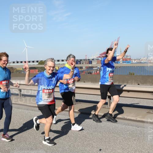03.10.2025 - Köhlbrandbrückenlauf Yannick Fuchs http://msf.ph/oto/9189878 03.10.2025 12:09:43 Position 3 4966 meine-sportfotos.de