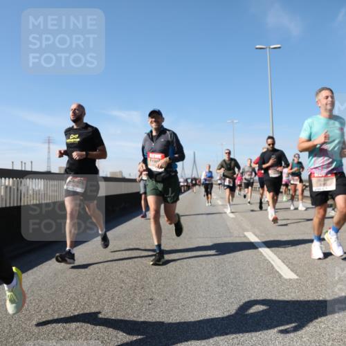 03.10.2025 - Köhlbrandbrückenlauf Yannick Fuchs http://msf.ph/oto/9189879 03.10.2025 11:49:38 Position 3 8, 4254 meine-sportfotos.de