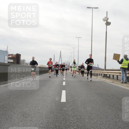 03.10.2025 - Köhlbrandbrückenlauf Matties Gatica Varas http://msf.ph/oto/9189881 03.10.2025 15:59:50 Position 3  meine-sportfotos.de