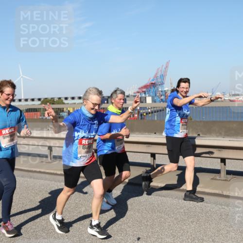 03.10.2025 - Köhlbrandbrückenlauf Yannick Fuchs http://msf.ph/oto/9189883 03.10.2025 12:09:43 Position 3 4966, 535 meine-sportfotos.de