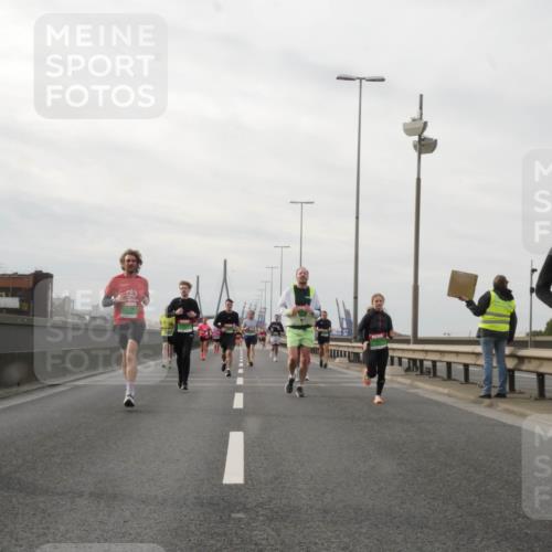 03.10.2025 - Köhlbrandbrückenlauf Matties Gatica Varas http://msf.ph/oto/9189885 03.10.2025 15:59:53 Position 3 9655 meine-sportfotos.de