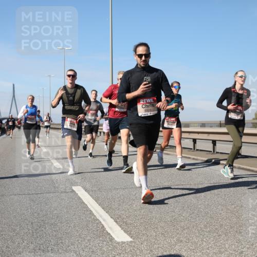 03.10.2025 - Köhlbrandbrückenlauf Yannick Fuchs http://msf.ph/oto/9189888 03.10.2025 11:49:39 Position 3 6323, 4015 meine-sportfotos.de