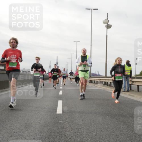03.10.2025 - Köhlbrandbrückenlauf Matties Gatica Varas http://msf.ph/oto/9189893 03.10.2025 15:59:55 Position 3  meine-sportfotos.de