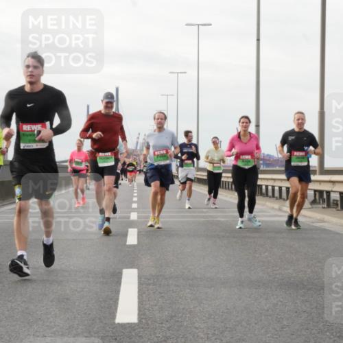 03.10.2025 - Köhlbrandbrückenlauf Matties Gatica Varas http://msf.ph/oto/9189902 03.10.2025 15:59:58 Position 3  meine-sportfotos.de