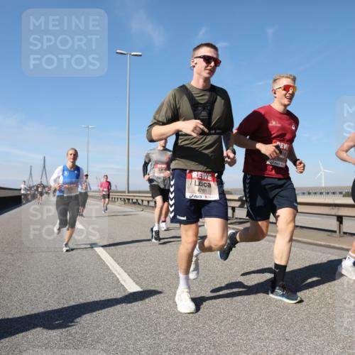 03.10.2025 - Köhlbrandbrückenlauf Yannick Fuchs http://msf.ph/oto/9189912 03.10.2025 11:49:40 Position 3 4761 meine-sportfotos.de