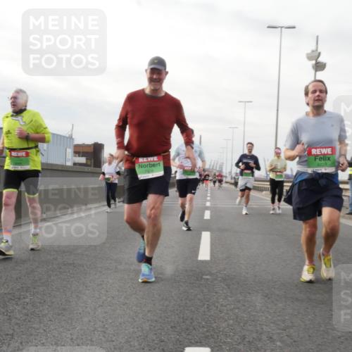 03.10.2025 - Köhlbrandbrückenlauf Matties Gatica Varas http://msf.ph/oto/9189916 03.10.2025 16:00:01 Position 3 7406, 8229 meine-sportfotos.de
