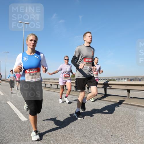 03.10.2025 - Köhlbrandbrückenlauf Yannick Fuchs http://msf.ph/oto/9189922 03.10.2025 11:49:41 Position 3 6510, 5096 meine-sportfotos.de