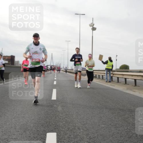03.10.2025 - Köhlbrandbrückenlauf Matties Gatica Varas http://msf.ph/oto/9189923 03.10.2025 16:00:02 Position 3  meine-sportfotos.de