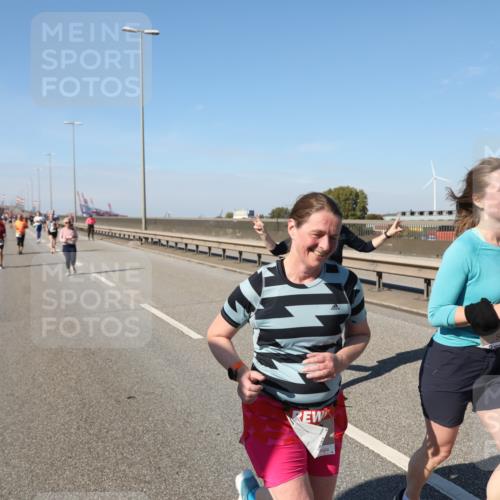 03.10.2025 - Köhlbrandbrückenlauf Yannick Fuchs http://msf.ph/oto/9189927 03.10.2025 12:09:46 Position 3  meine-sportfotos.de