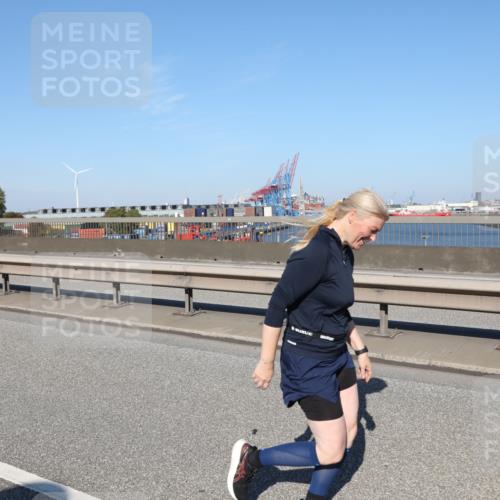 03.10.2025 - Köhlbrandbrückenlauf Yannick Fuchs http://msf.ph/oto/9189931 03.10.2025 12:09:47 Position 3  meine-sportfotos.de