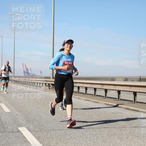 03.10.2025 - Köhlbrandbrückenlauf Yannick Fuchs http://msf.ph/oto/9189933 03.10.2025 11:49:42 Position 3  meine-sportfotos.de