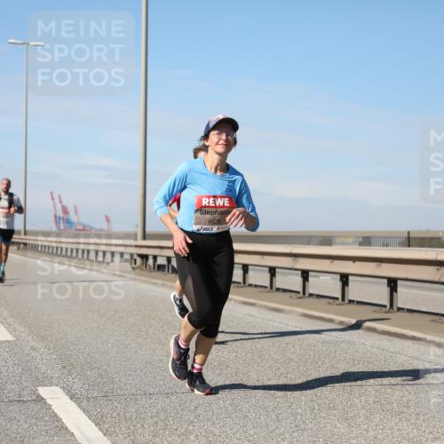 03.10.2025 - Köhlbrandbrückenlauf Yannick Fuchs http://msf.ph/oto/9189936 03.10.2025 11:49:42 Position 3 4636 meine-sportfotos.de