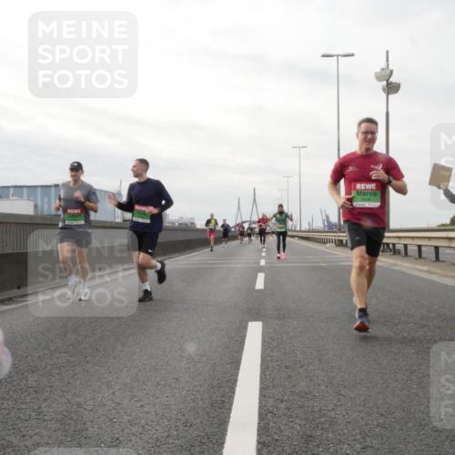 03.10.2025 - Köhlbrandbrückenlauf Matties Gatica Varas http://msf.ph/oto/9189945 03.10.2025 16:00:14 Position 3 8496 meine-sportfotos.de
