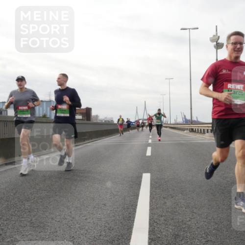 03.10.2025 - Köhlbrandbrückenlauf Matties Gatica Varas http://msf.ph/oto/9189947 03.10.2025 16:00:14 Position 3 3496 meine-sportfotos.de