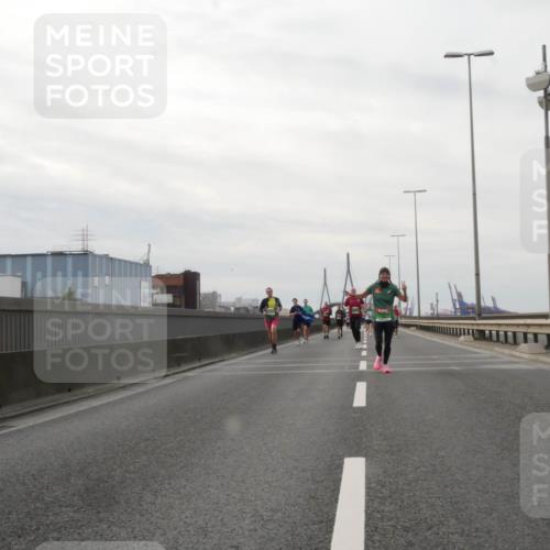 03.10.2025 - Köhlbrandbrückenlauf Matties Gatica Varas http://msf.ph/oto/9189953 03.10.2025 16:00:15 Position 3  meine-sportfotos.de