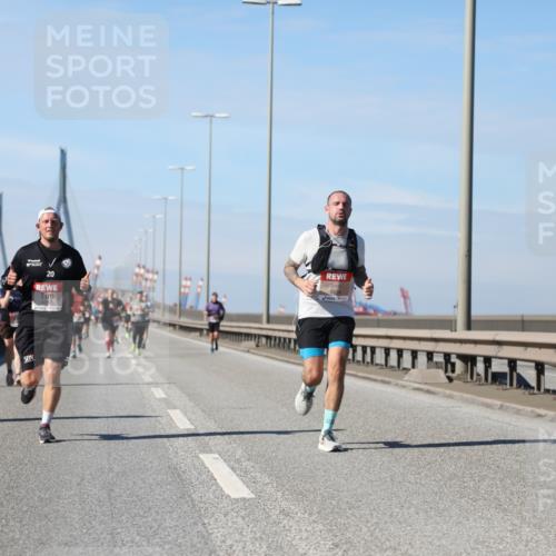 03.10.2025 - Köhlbrandbrückenlauf Yannick Fuchs http://msf.ph/oto/9189956 03.10.2025 11:49:44 Position 3 20 meine-sportfotos.de