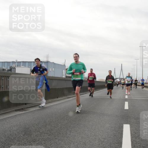 03.10.2025 - Köhlbrandbrückenlauf Matties Gatica Varas http://msf.ph/oto/9189970 03.10.2025 16:00:24 Position 3  meine-sportfotos.de