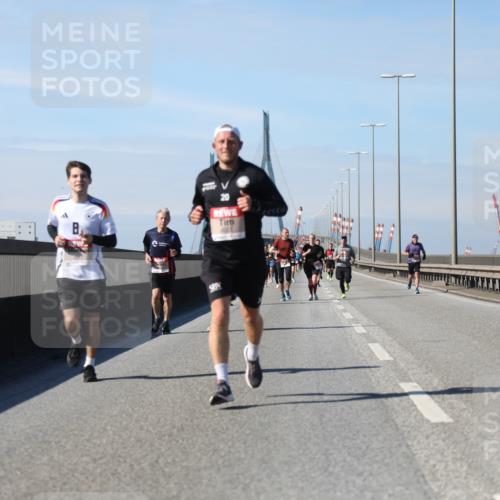 03.10.2025 - Köhlbrandbrückenlauf Yannick Fuchs http://msf.ph/oto/9189971 03.10.2025 11:49:45 Position 3 20, 6824 meine-sportfotos.de