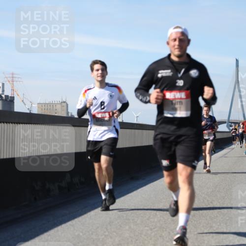 03.10.2025 - Köhlbrandbrückenlauf Yannick Fuchs http://msf.ph/oto/9189982 03.10.2025 11:49:46 Position 3 20 meine-sportfotos.de