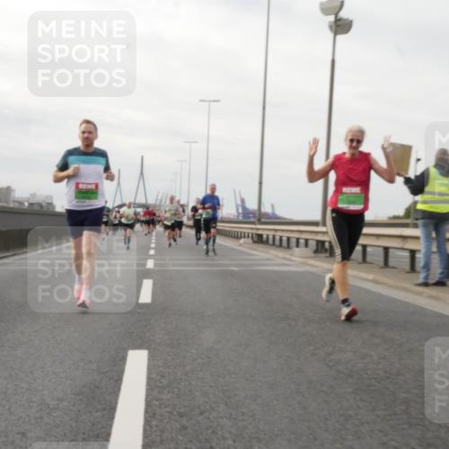 03.10.2025 - Köhlbrandbrückenlauf Matties Gatica Varas http://msf.ph/oto/9189990 03.10.2025 16:00:28 Position 3  meine-sportfotos.de