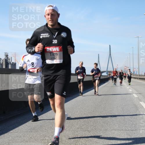 03.10.2025 - Köhlbrandbrückenlauf Yannick Fuchs http://msf.ph/oto/9189991 03.10.2025 11:49:47 Position 3 20, 405 meine-sportfotos.de