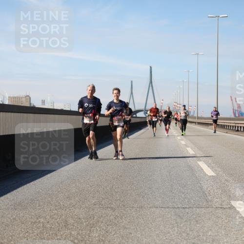 03.10.2025 - Köhlbrandbrückenlauf Yannick Fuchs http://msf.ph/oto/9189998 03.10.2025 11:49:48 Position 3  meine-sportfotos.de