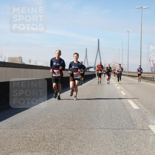 03.10.2025 - Köhlbrandbrückenlauf Yannick Fuchs http://msf.ph/oto/9190001 03.10.2025 11:49:49 Position 3  meine-sportfotos.de