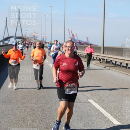 03.10.2025 - Köhlbrandbrückenlauf Yannick Fuchs http://msf.ph/oto/9190003 03.10.2025 12:09:52 Position 3 6486 meine-sportfotos.de