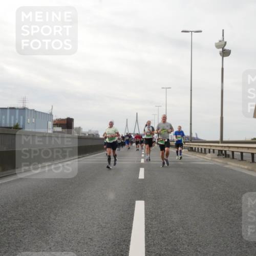 03.10.2025 - Köhlbrandbrückenlauf Matties Gatica Varas http://msf.ph/oto/9190006 03.10.2025 16:00:32 Position 3  meine-sportfotos.de