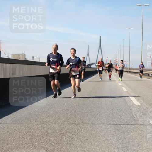 03.10.2025 - Köhlbrandbrückenlauf Yannick Fuchs http://msf.ph/oto/9190009 03.10.2025 11:49:49 Position 3  meine-sportfotos.de