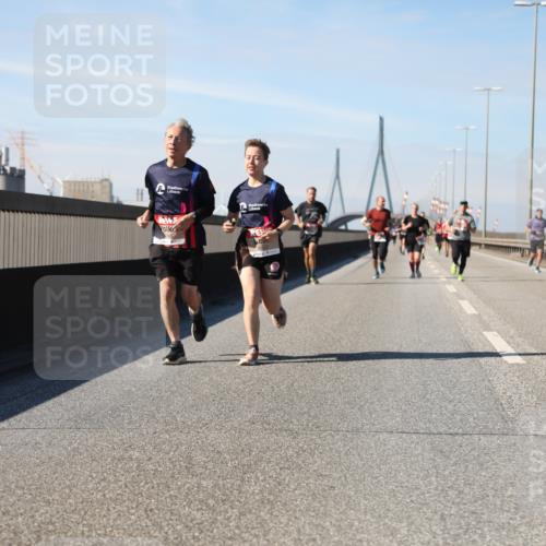 03.10.2025 - Köhlbrandbrückenlauf Yannick Fuchs http://msf.ph/oto/9190013 03.10.2025 11:49:50 Position 3  meine-sportfotos.de