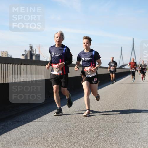 03.10.2025 - Köhlbrandbrückenlauf Yannick Fuchs http://msf.ph/oto/9190029 03.10.2025 11:49:50 Position 3 4395, 6022 meine-sportfotos.de