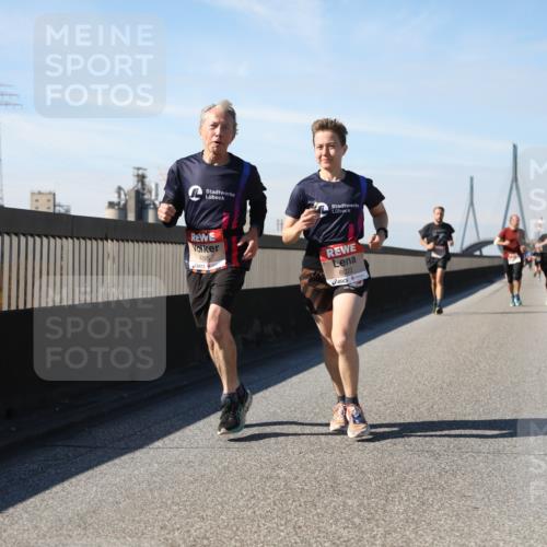 03.10.2025 - Köhlbrandbrückenlauf Yannick Fuchs http://msf.ph/oto/9190032 03.10.2025 11:49:50 Position 3 4395, 6022 meine-sportfotos.de