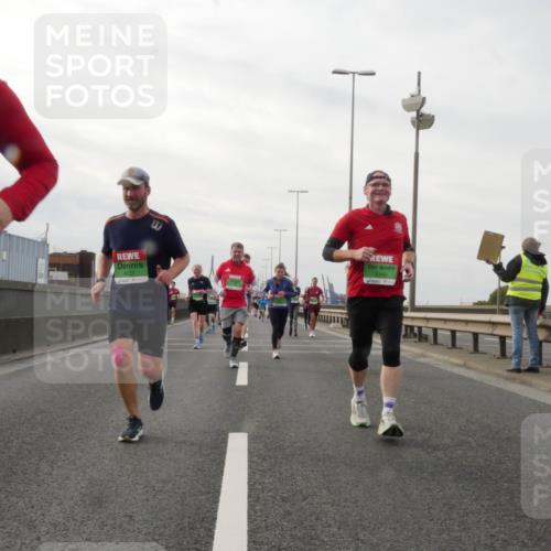 03.10.2025 - Köhlbrandbrückenlauf Matties Gatica Varas http://msf.ph/oto/9190046 03.10.2025 16:00:42 Position 3 8227, 8192, 6 meine-sportfotos.de