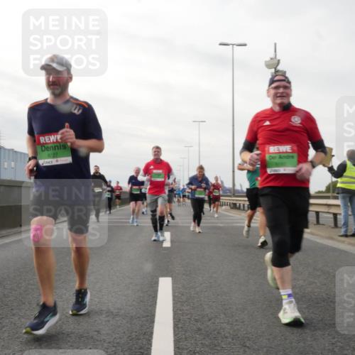 03.10.2025 - Köhlbrandbrückenlauf Matties Gatica Varas http://msf.ph/oto/9190049 03.10.2025 16:00:43 Position 3 8227 meine-sportfotos.de