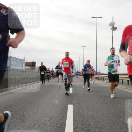 03.10.2025 - Köhlbrandbrückenlauf Matties Gatica Varas http://msf.ph/oto/9190050 03.10.2025 16:00:43 Position 3 8227, 8192 meine-sportfotos.de