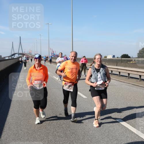 03.10.2025 - Köhlbrandbrückenlauf Yannick Fuchs http://msf.ph/oto/9190056 03.10.2025 12:09:55 Position 3  meine-sportfotos.de