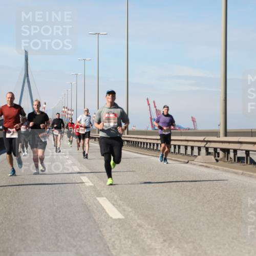 03.10.2025 - Köhlbrandbrückenlauf Yannick Fuchs http://msf.ph/oto/9190059 03.10.2025 11:49:52 Position 3  meine-sportfotos.de
