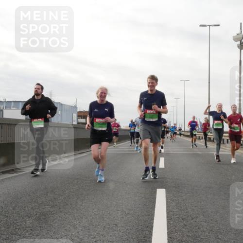 03.10.2025 - Köhlbrandbrückenlauf Matties Gatica Varas http://msf.ph/oto/9190062 03.10.2025 16:00:46 Position 3  meine-sportfotos.de