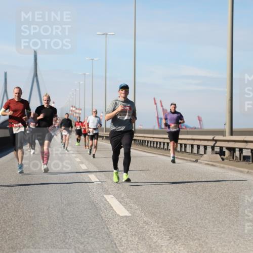 03.10.2025 - Köhlbrandbrückenlauf Yannick Fuchs http://msf.ph/oto/9190064 03.10.2025 11:49:53 Position 3  meine-sportfotos.de