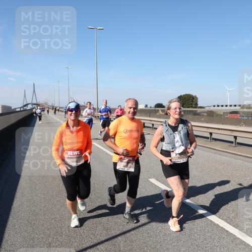 03.10.2025 - Köhlbrandbrückenlauf Yannick Fuchs http://msf.ph/oto/9190069 03.10.2025 12:09:56 Position 3 2413, 4440 meine-sportfotos.de