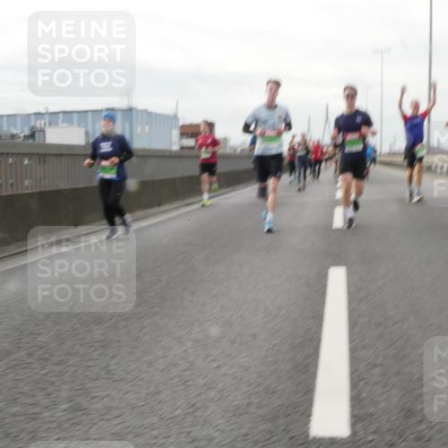 03.10.2025 - Köhlbrandbrückenlauf Matties Gatica Varas http://msf.ph/oto/9190070 03.10.2025 16:00:48 Position 3  meine-sportfotos.de