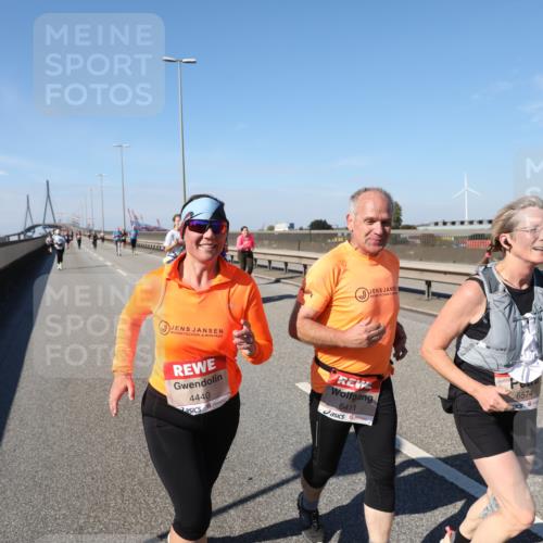 03.10.2025 - Köhlbrandbrückenlauf Yannick Fuchs http://msf.ph/oto/9190079 03.10.2025 12:09:56 Position 3 4440, 6411, 6574 meine-sportfotos.de