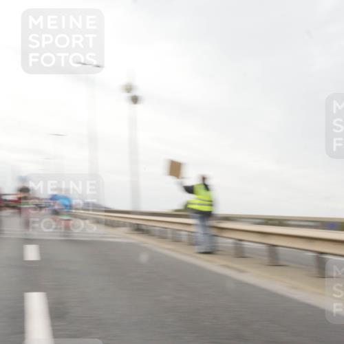 03.10.2025 - Köhlbrandbrückenlauf Matties Gatica Varas http://msf.ph/oto/9190084 03.10.2025 16:00:52 Position 3  meine-sportfotos.de