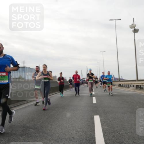 03.10.2025 - Köhlbrandbrückenlauf Matties Gatica Varas http://msf.ph/oto/9190086 03.10.2025 16:00:52 Position 3 8419 meine-sportfotos.de