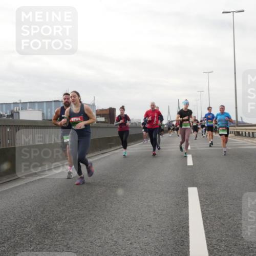 03.10.2025 - Köhlbrandbrückenlauf Matties Gatica Varas http://msf.ph/oto/9190089 03.10.2025 16:00:52 Position 3  meine-sportfotos.de