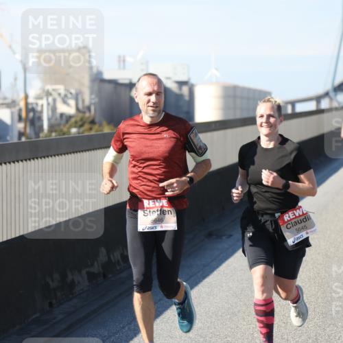 03.10.2025 - Köhlbrandbrückenlauf Yannick Fuchs http://msf.ph/oto/9190094 03.10.2025 11:49:56 Position 3 5646, 5645 meine-sportfotos.de