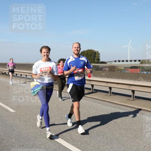 03.10.2025 - Köhlbrandbrückenlauf Yannick Fuchs http://msf.ph/oto/9190109 03.10.2025 12:09:58 Position 3 6076, 6072 meine-sportfotos.de