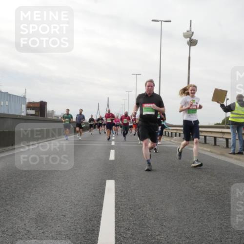 03.10.2025 - Köhlbrandbrückenlauf Matties Gatica Varas http://msf.ph/oto/9190119 03.10.2025 16:00:59 Position 3  meine-sportfotos.de