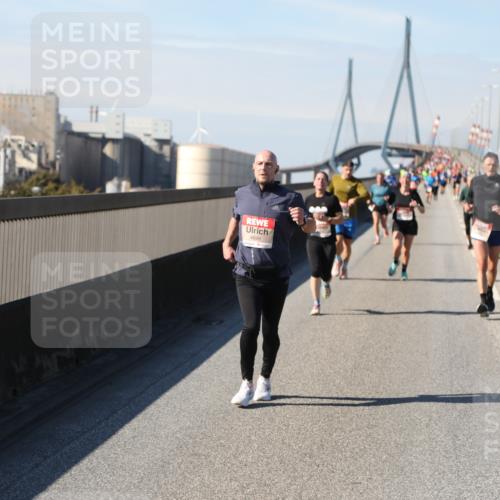 03.10.2025 - Köhlbrandbrückenlauf Yannick Fuchs http://msf.ph/oto/9190125 03.10.2025 11:50:00 Position 3 4649 meine-sportfotos.de
